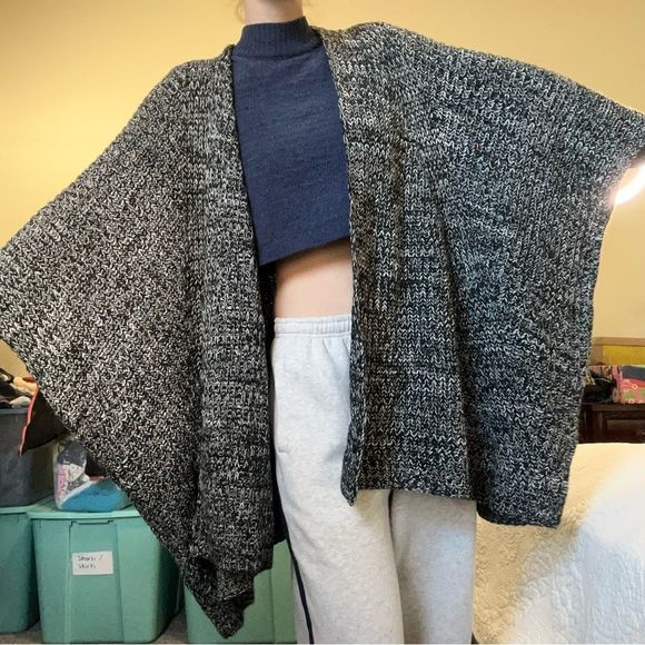 Women’s Oversized Soft Surroundings Black & White Knit Shawl Sweater One Size - Picture 3 of 14